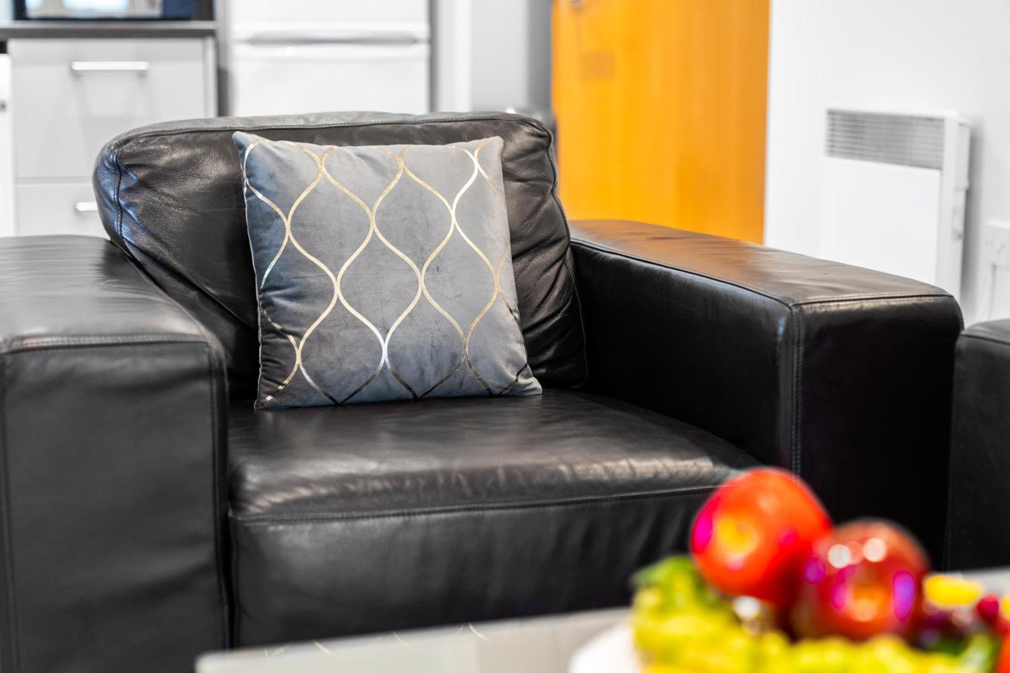 City Centre Apartment - 2 Bedroom - Secure Parking - Top Rated - 201M Birmingham Exterior foto
