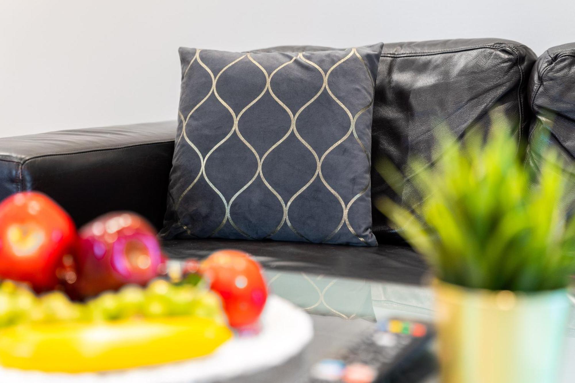 City Centre Apartment - 2 Bedroom - Secure Parking - Top Rated - 201M Birmingham Exterior foto